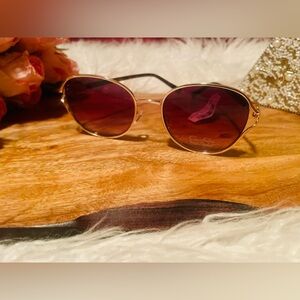 NWT Jessica Simpson 100% UV Protection Brown and Gold Sunglasses